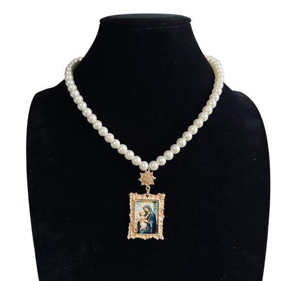 Faux Pearl Vintage Necklace Upcycled with a Pendant of Mother Mary. - Picture 1 of 5